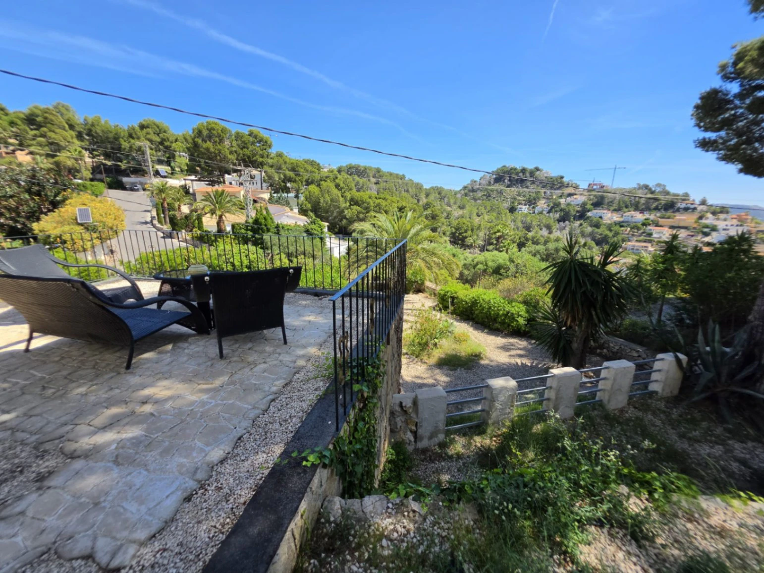 Villa mediterránea con vistas al mar y al valle en Benissa Costa – Montemar