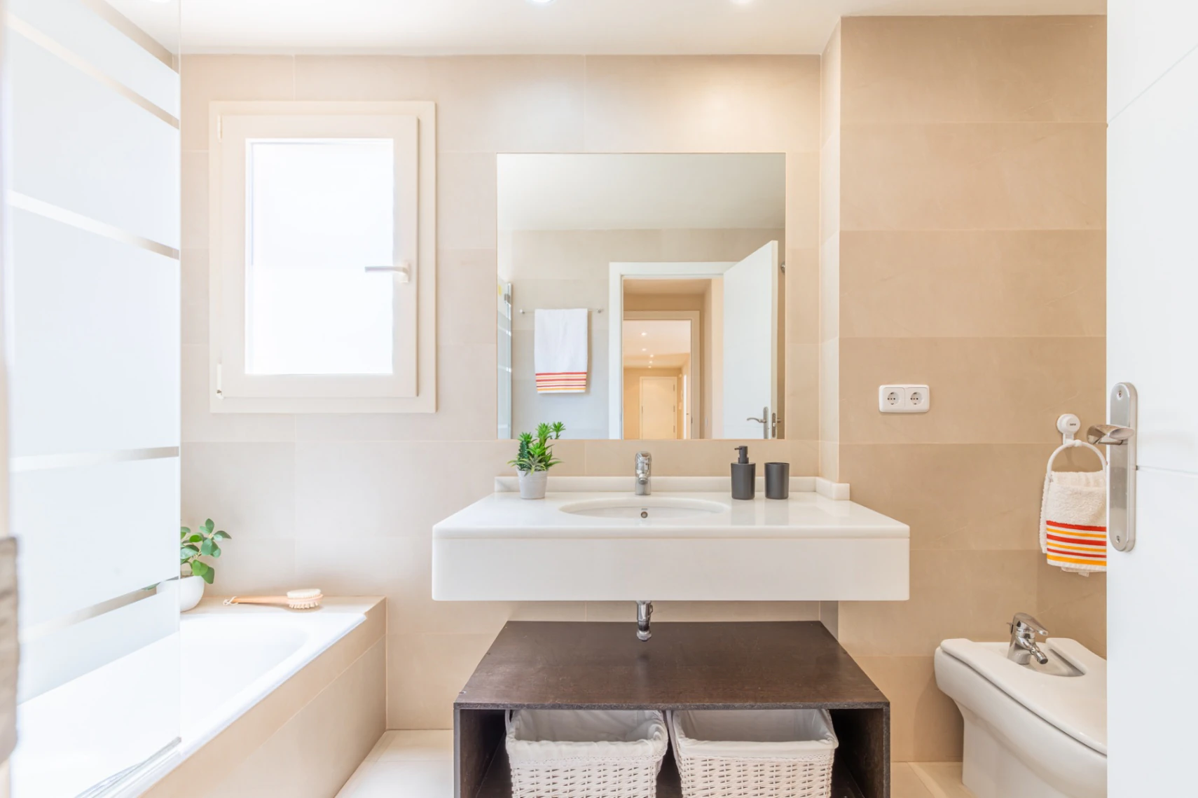 Apartamento de lujo en venta en Moraira centro con gran piscina y orientación sur