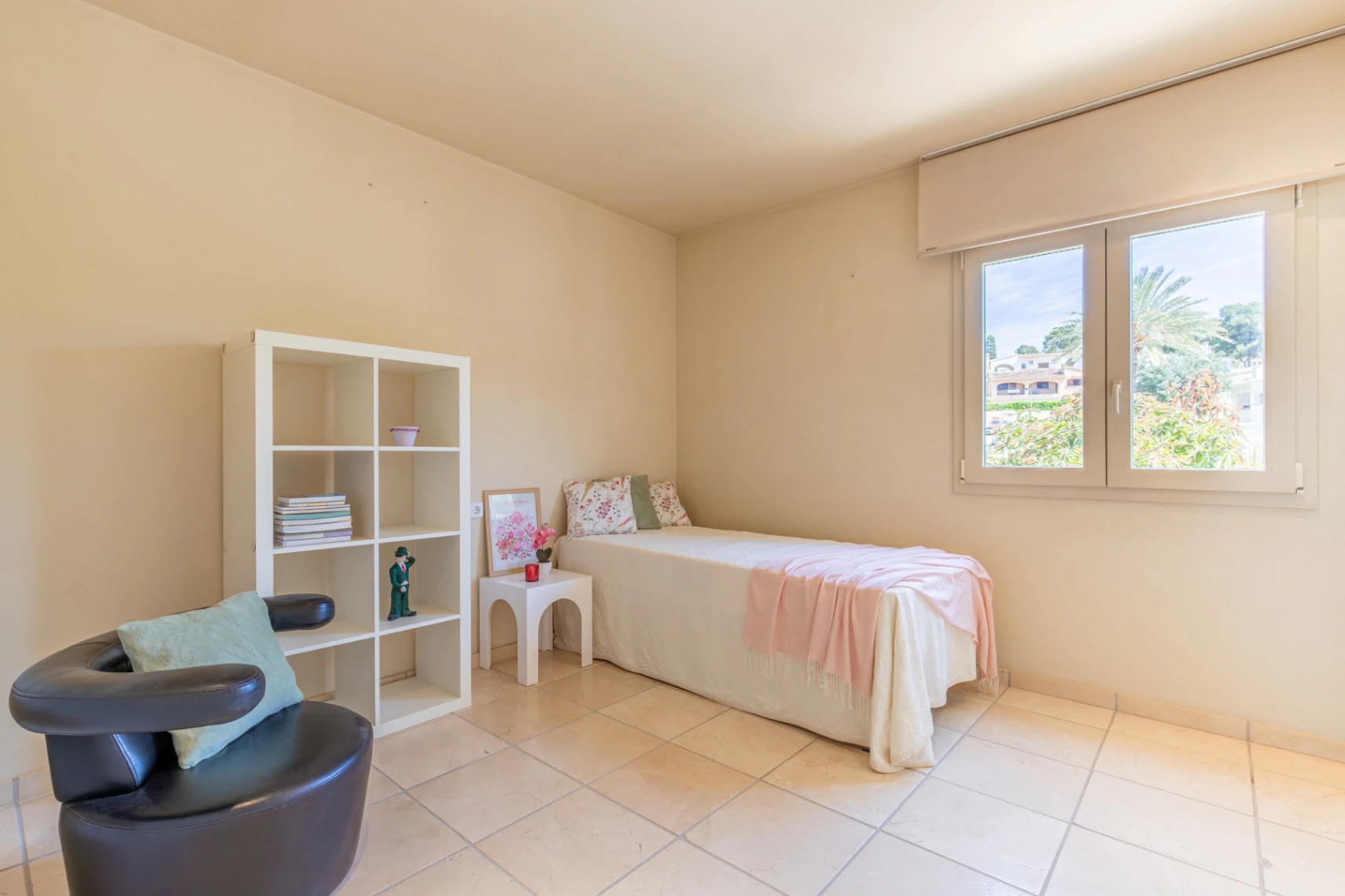 Apartamento de lujo en venta en Moraira centro con gran piscina y orientación sur