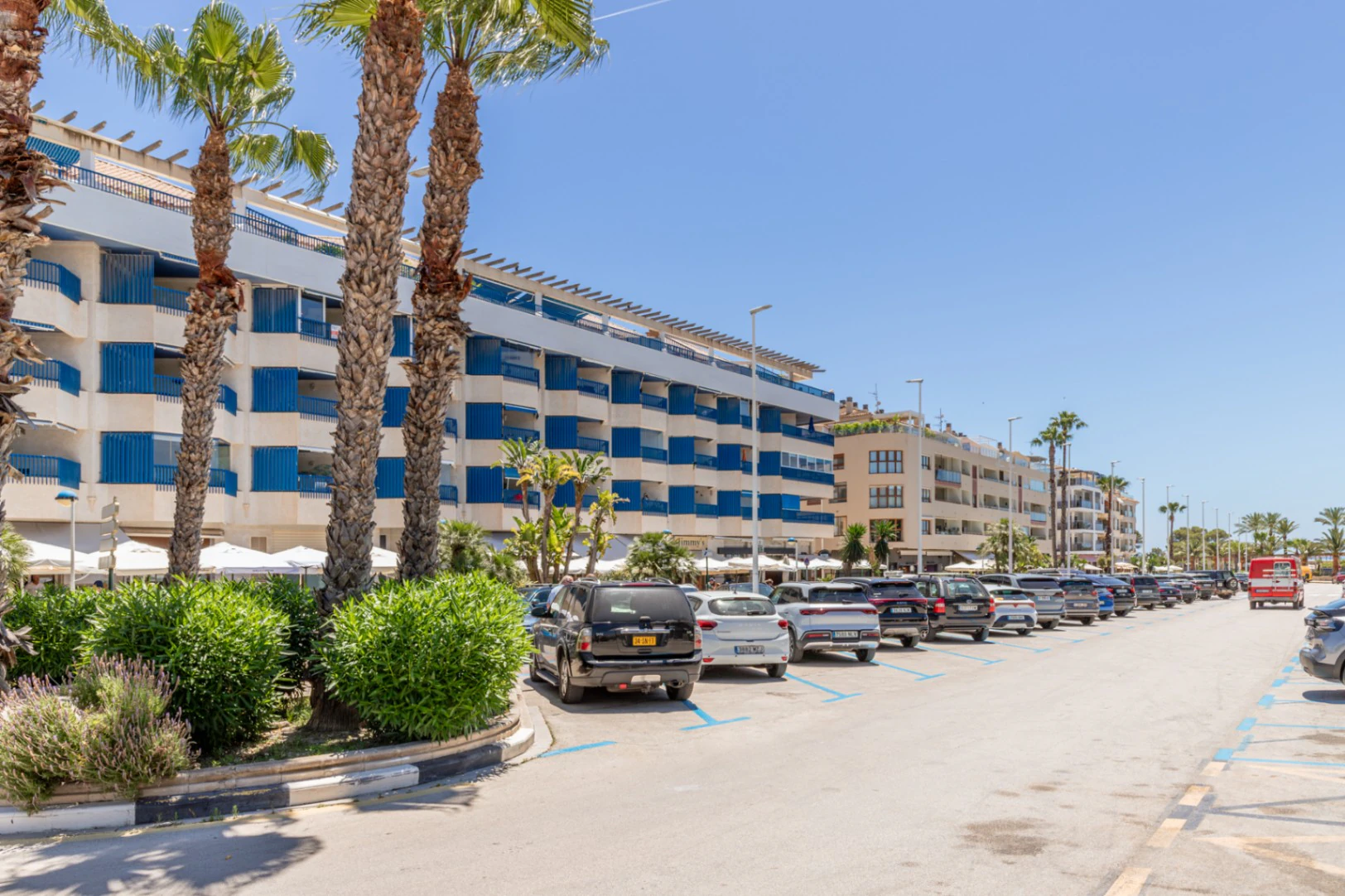 Apartamento con terrazas y vistas al mar en venta en el centro de Moraira