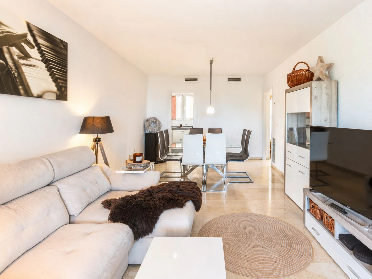 Apartamento con terrazas y vistas al mar en venta en el centro de Moraira
