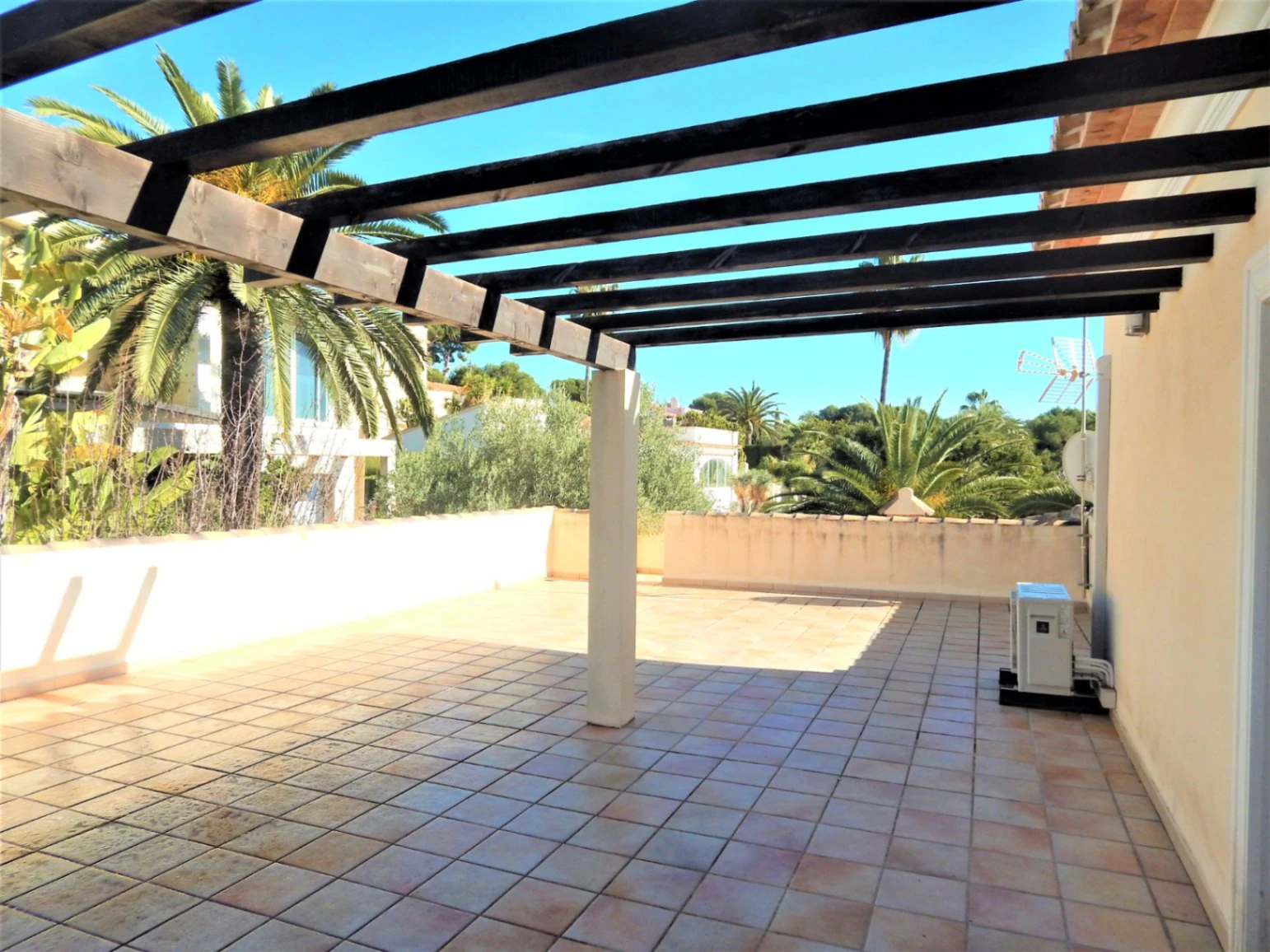 Villa en venta en Moraira, Pinar de l´Advocat con piscina.