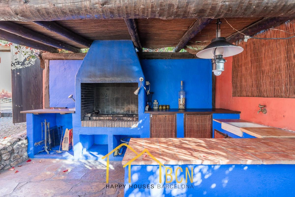 Villa Única con 7 Dormitorios, Piscina de Roca y Anexos en Pineda Park, Sant Pere de Ribes