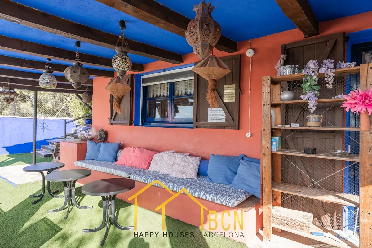 Villa Única con 7 Dormitorios, Piscina de Roca y Anexos en Pineda Park, Sant Pere de Ribes