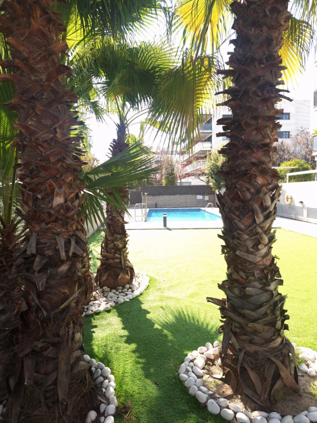 Apartamento en esquina en planta baja con jardín privado de 205 m² y piscina – La Plana, Sitges