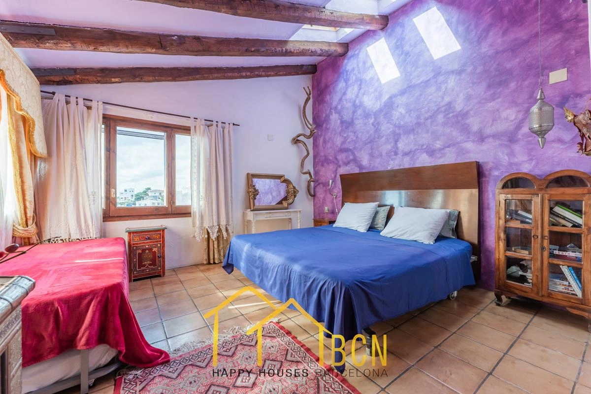 Villa Única con 7 Dormitorios, Piscina de Roca y Anexos en Pineda Park, Sant Pere de Ribes