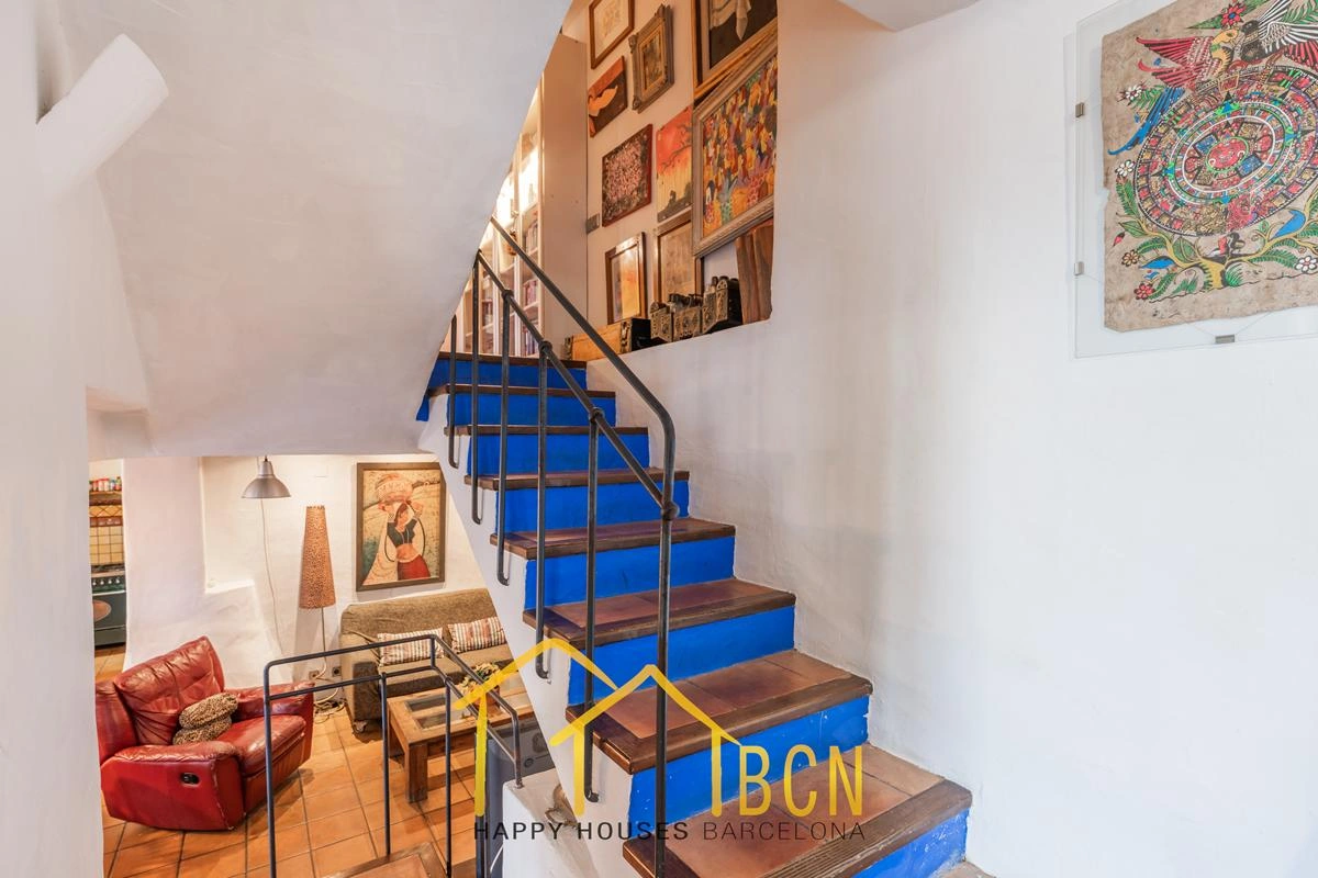 Villa Única con 7 Dormitorios, Piscina de Roca y Anexos en Pineda Park, Sant Pere de Ribes