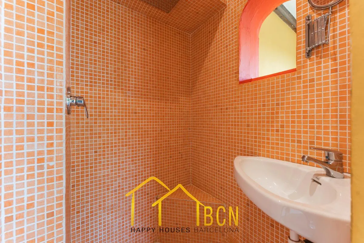Villa Única con 7 Dormitorios, Piscina de Roca y Anexos en Pineda Park, Sant Pere de Ribes