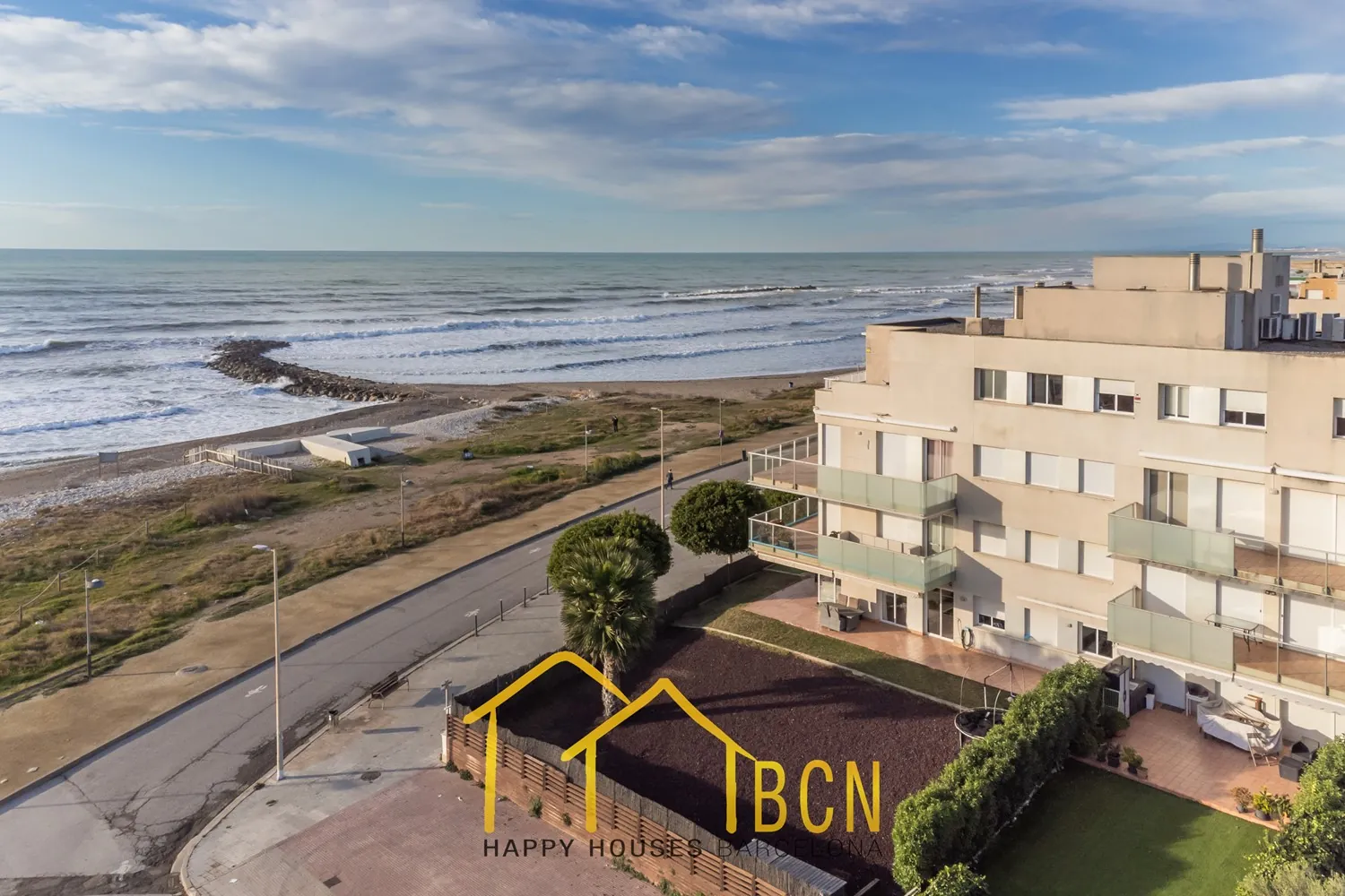 Planta baja única en primera línea