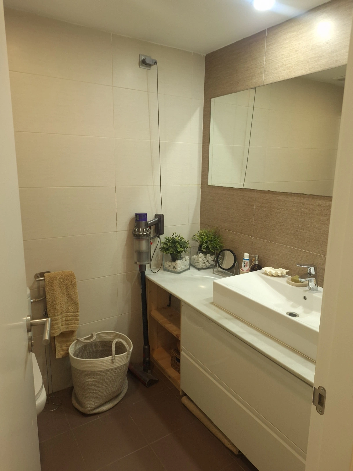 Apartamento en esquina en planta baja con jardín privado de 205 m² y piscina – La Plana, Sitges