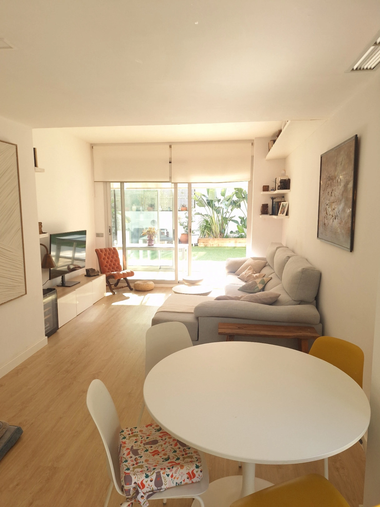 Apartamento en esquina en planta baja con jardín privado de 205 m² y piscina – La Plana, Sitges