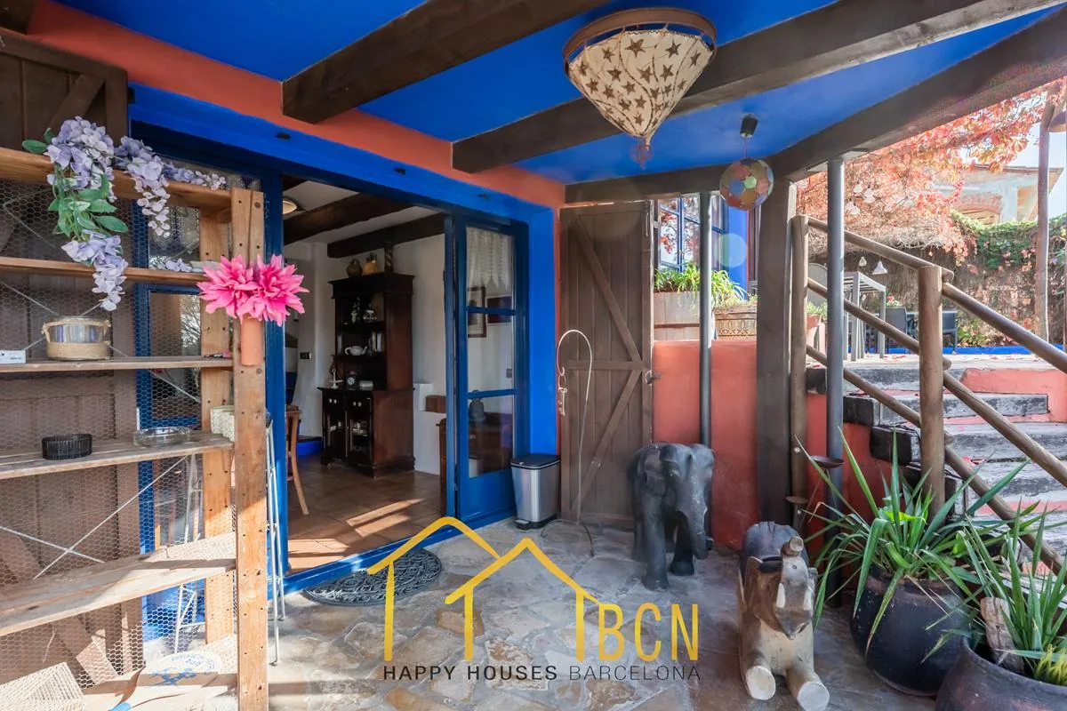 Villa Única con 7 Dormitorios, Piscina de Roca y Anexos en Pineda Park, Sant Pere de Ribes