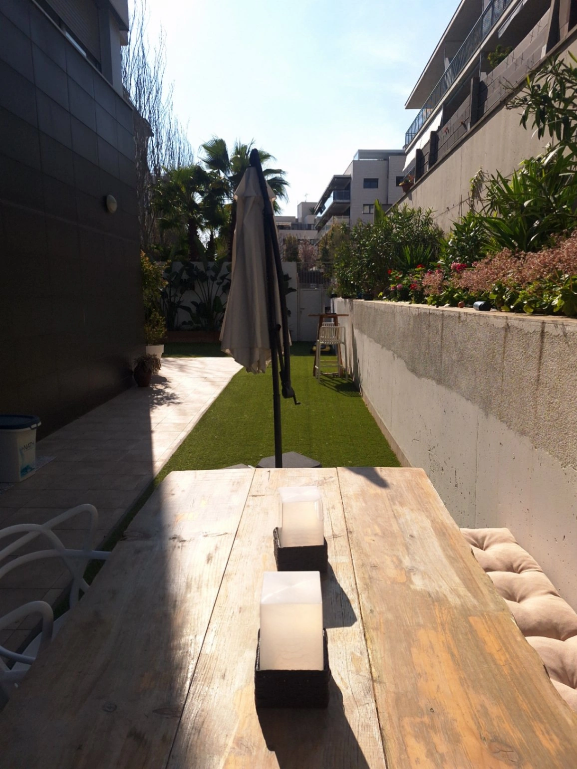 Apartamento en esquina en planta baja con jardín privado de 205 m² y piscina – La Plana, Sitges