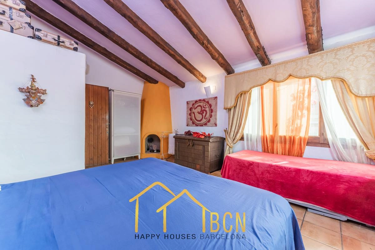Villa Única con 7 Dormitorios, Piscina de Roca y Anexos en Pineda Park, Sant Pere de Ribes