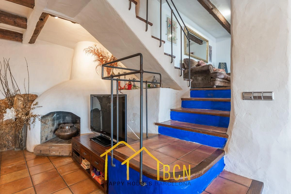 Villa Única con 7 Dormitorios, Piscina de Roca y Anexos en Pineda Park, Sant Pere de Ribes