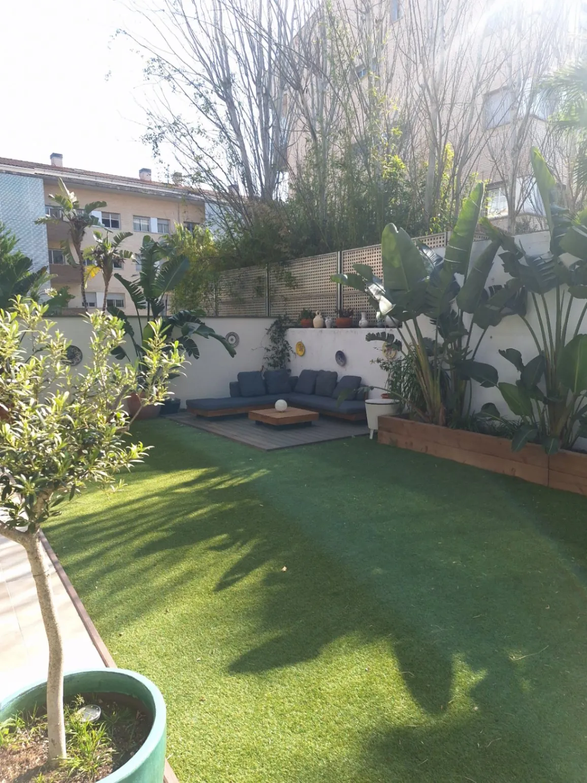 Apartamento en esquina en planta baja con jardín privado de 205 m² y piscina – La Plana, Sitges