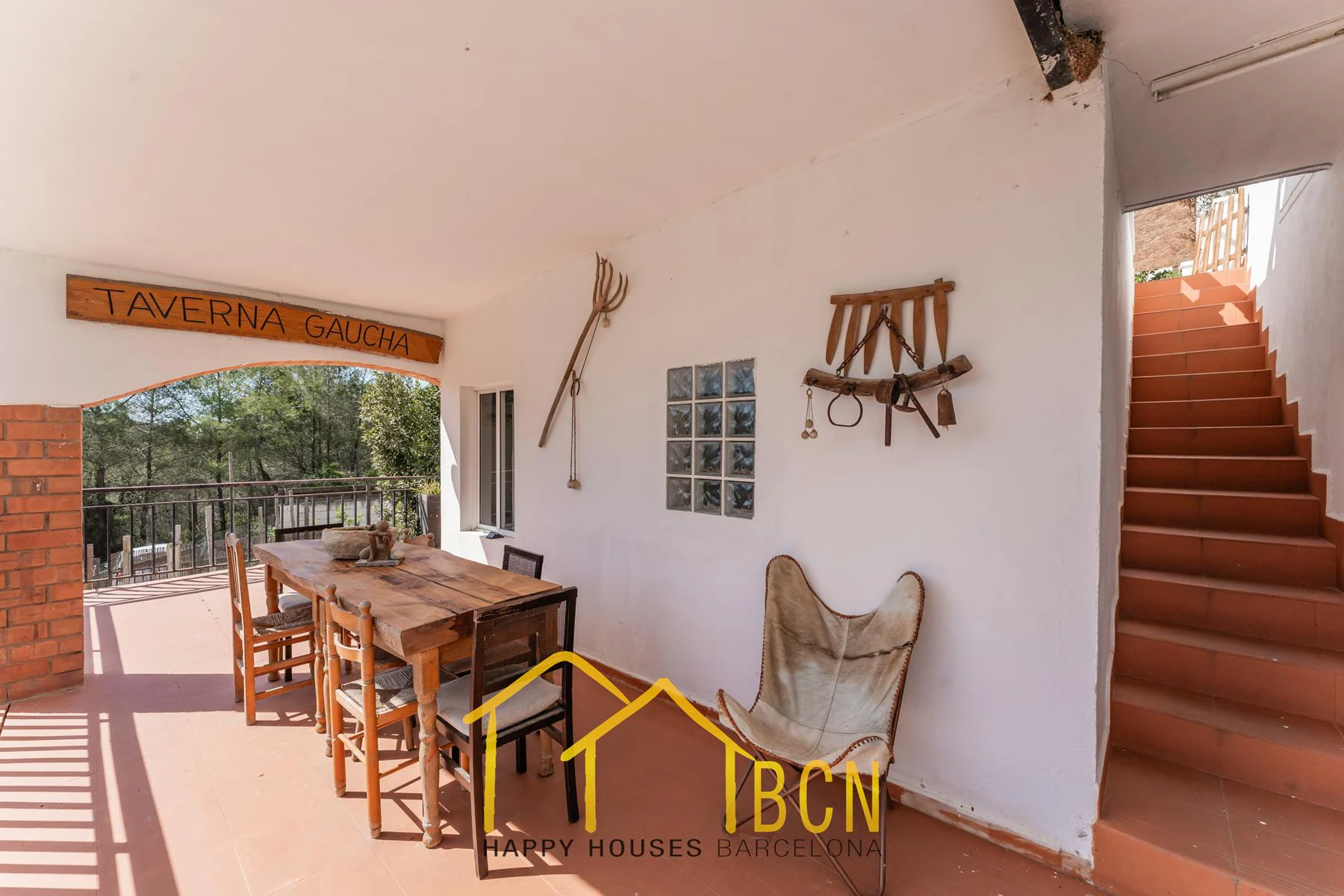 Casa con licencia turística, piscina y gran potencial a solo minutos de Sitges