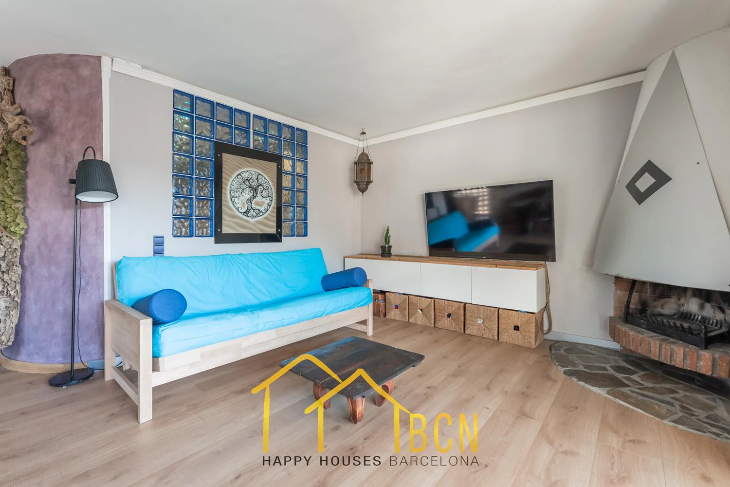 Apartamento con gran terraza, vistas al mar y piscina a 1 minuto de la playa – alquiler temporal de verano en Les Botigues de Sitges