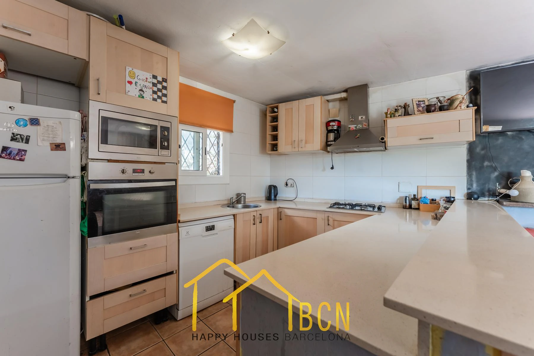 Casa con licencia turística, piscina y gran potencial a solo minutos de Sitges