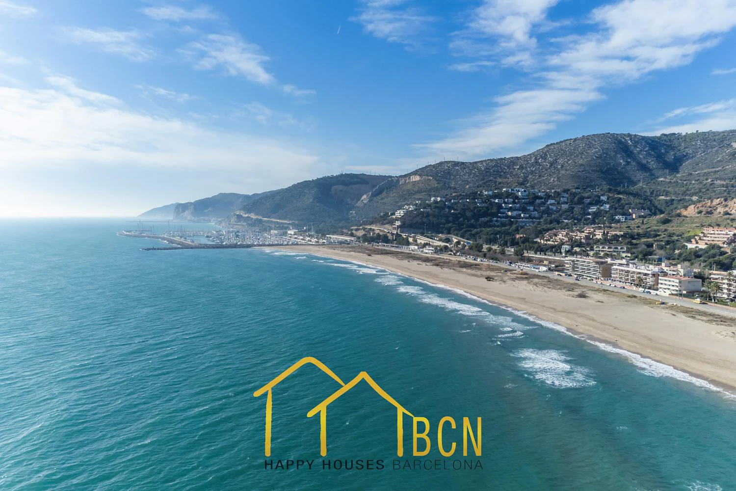Apartamento con gran terraza, vistas al mar y piscina a 1 minuto de la playa – alquiler temporal de verano en Les Botigues de Sitges