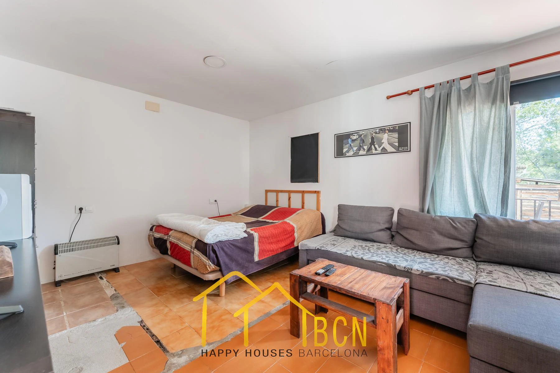 Casa con licencia turística, piscina y gran potencial a solo minutos de Sitges