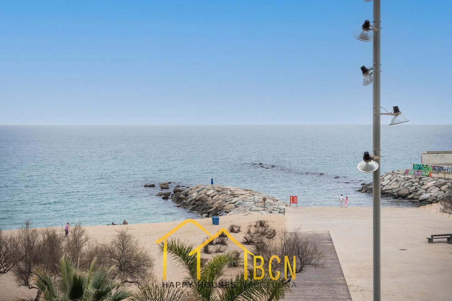 Elegancia de Primera Línea con Vistas Panorámicas al Mar – Puerto de Badalona