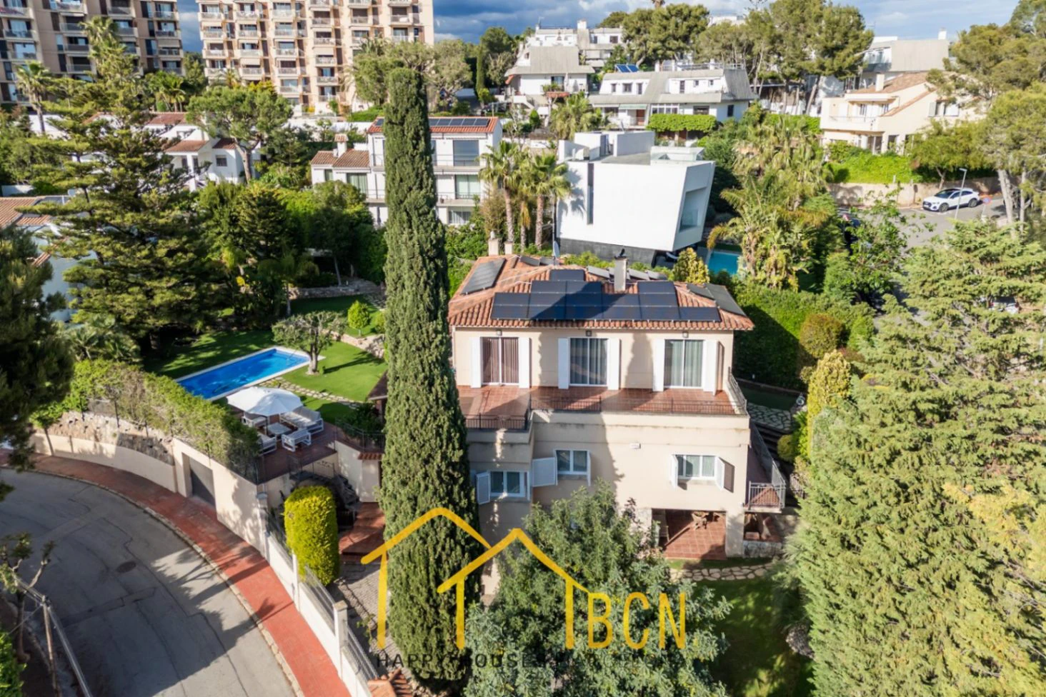 Classic Mediterranean villa with sea views, private pool and landscaped garden in Vallpineda