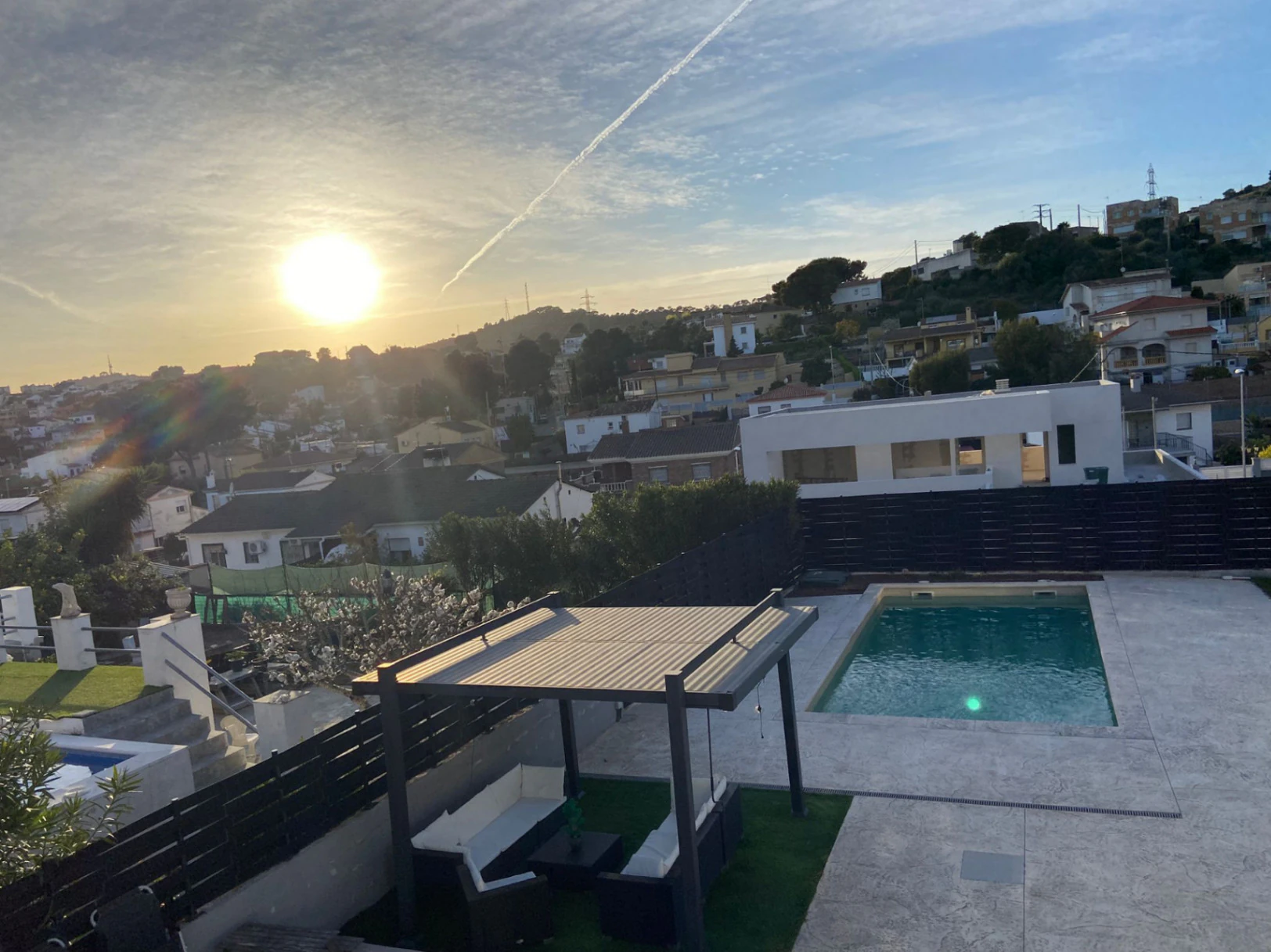Villa con piscina, vistas panorámicas y paneles solares – 4 dormitorios cerca de la playa en Segur de Calafell