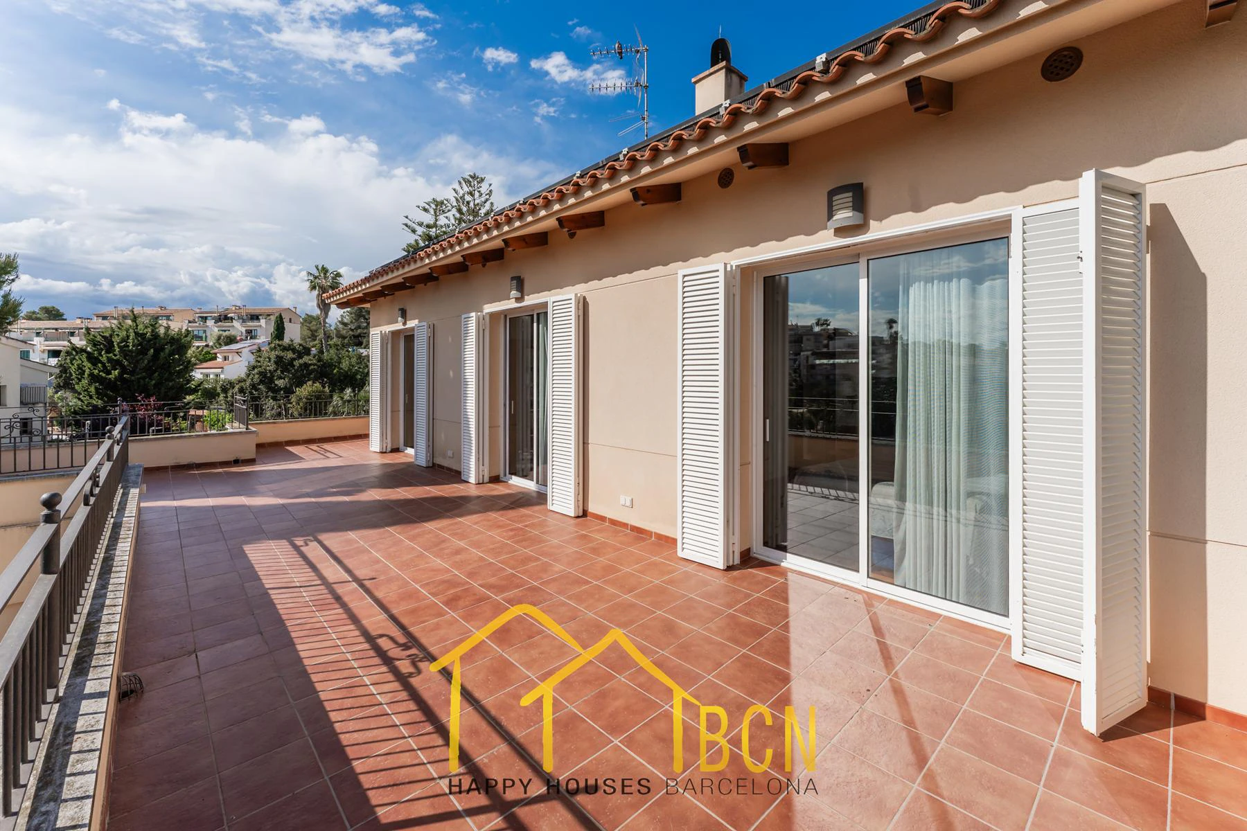 Classic Mediterranean villa with sea views, private pool and landscaped garden in Vallpineda