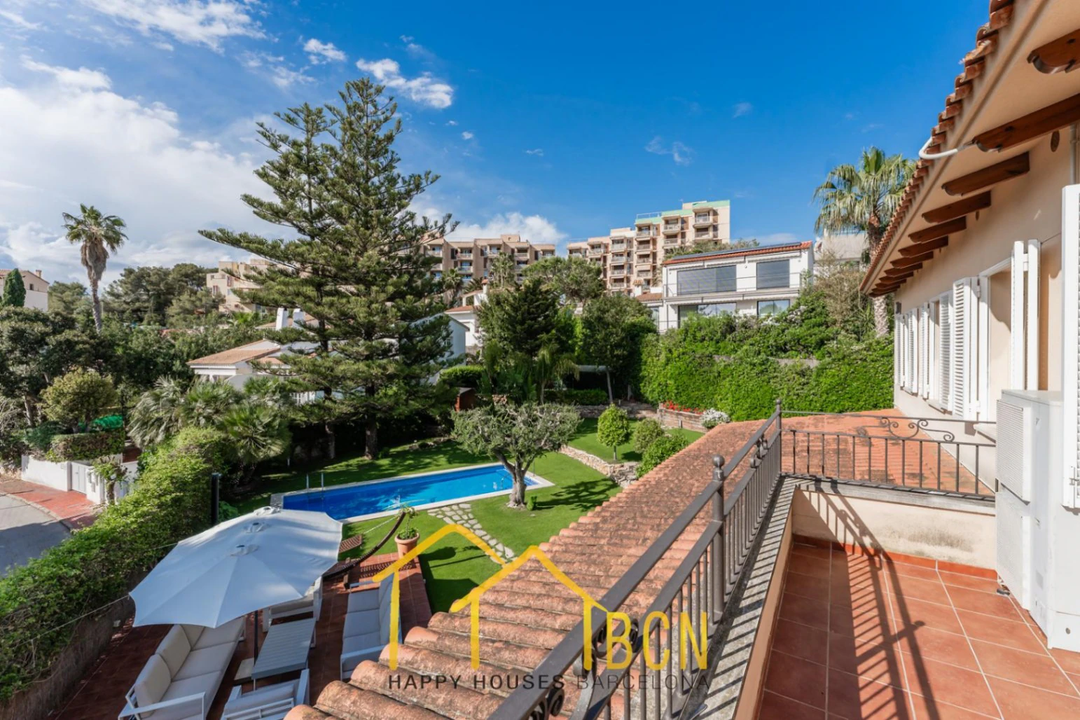 Classic Mediterranean villa with sea views, private pool and landscaped garden in Vallpineda