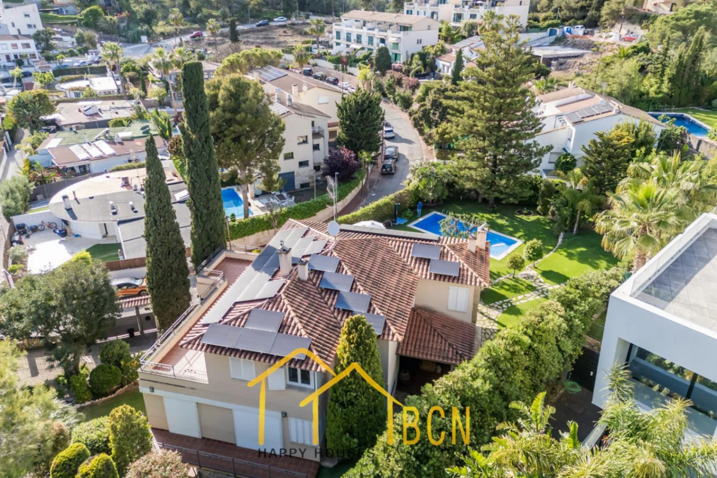 Classic Mediterranean villa with sea views, private pool and landscaped garden in Vallpineda