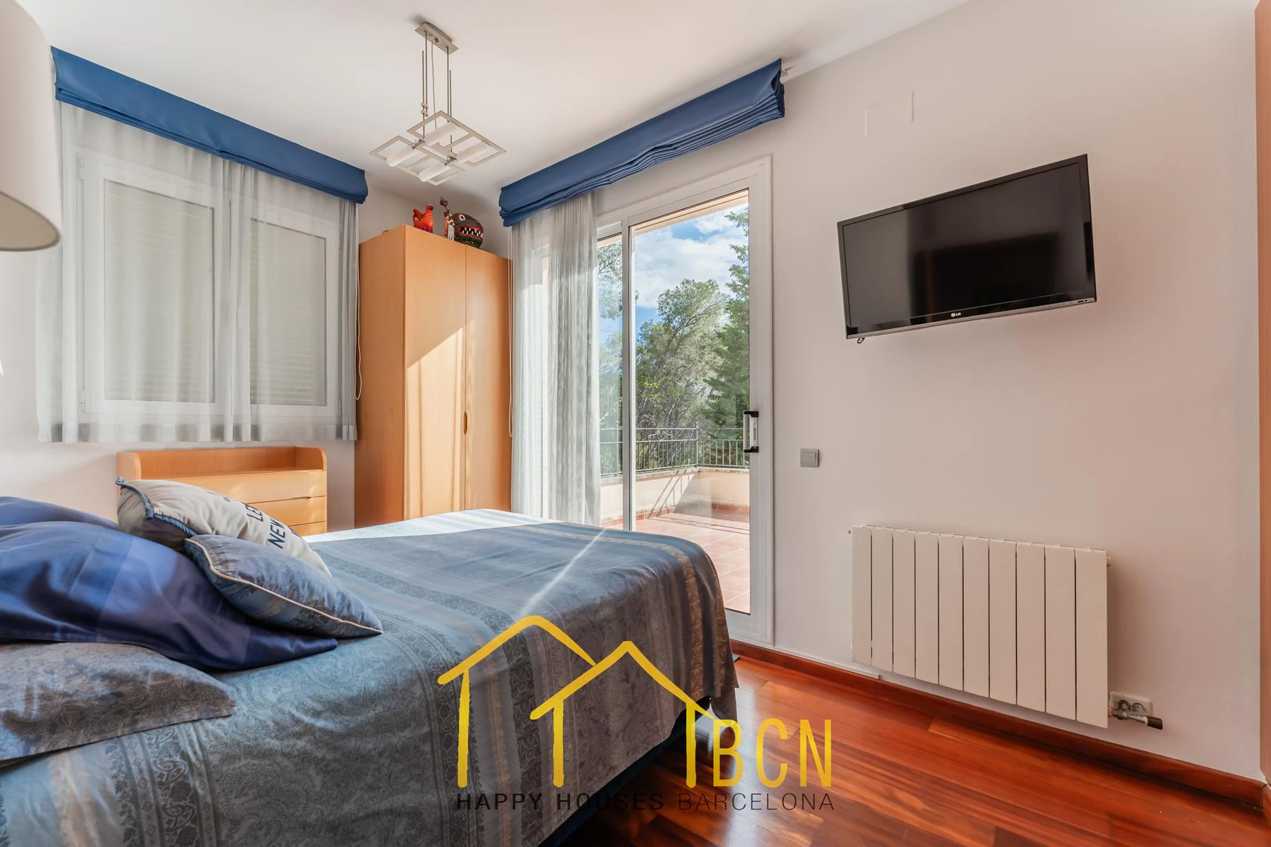 Classic Mediterranean villa with sea views, private pool and landscaped garden in Vallpineda