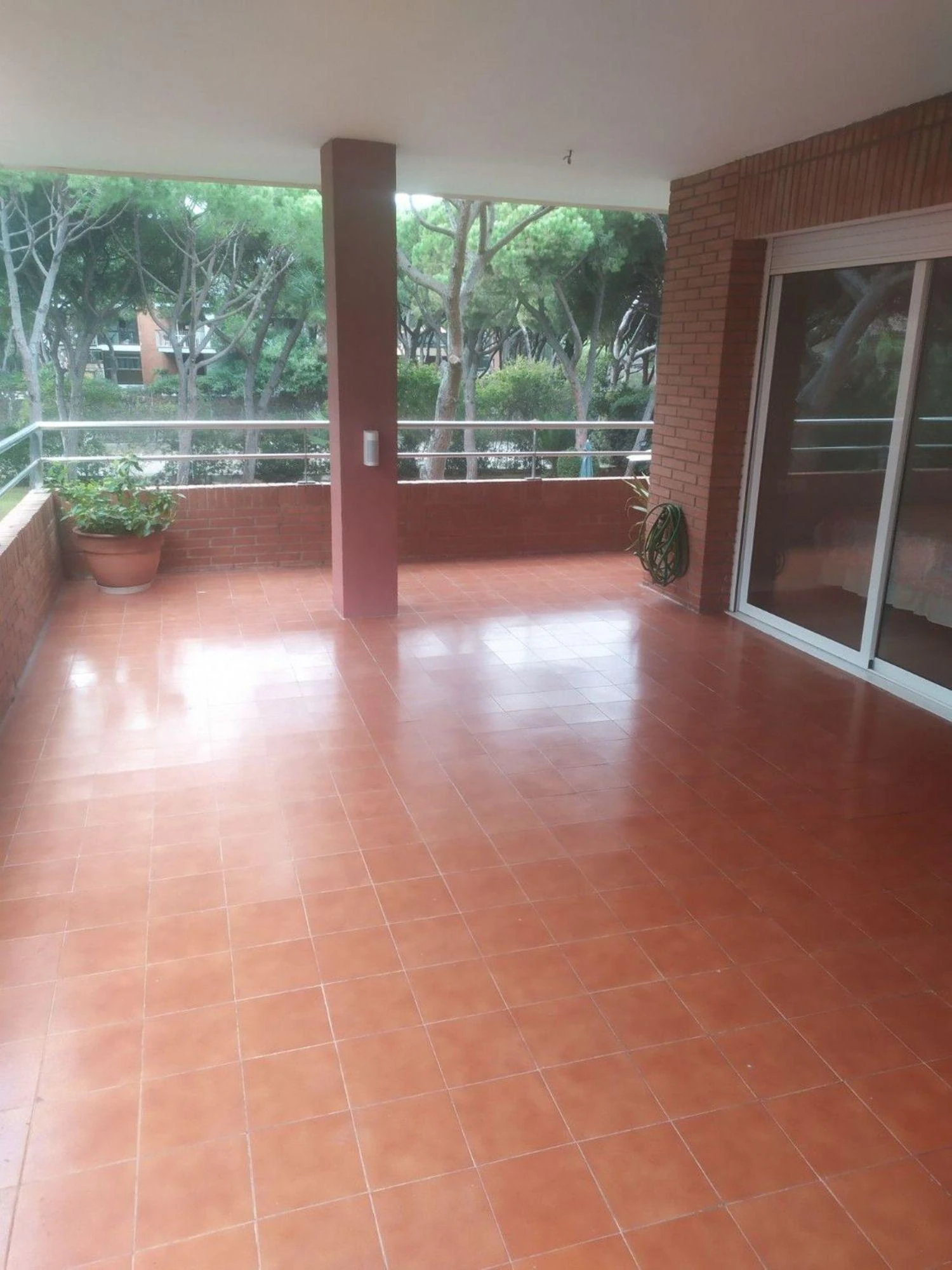 Apartamento de tres dormitorios con gran terraza