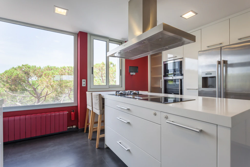 Apartamento amueblado con terraza, piscina y aparcamiento doble en Gavà Mar