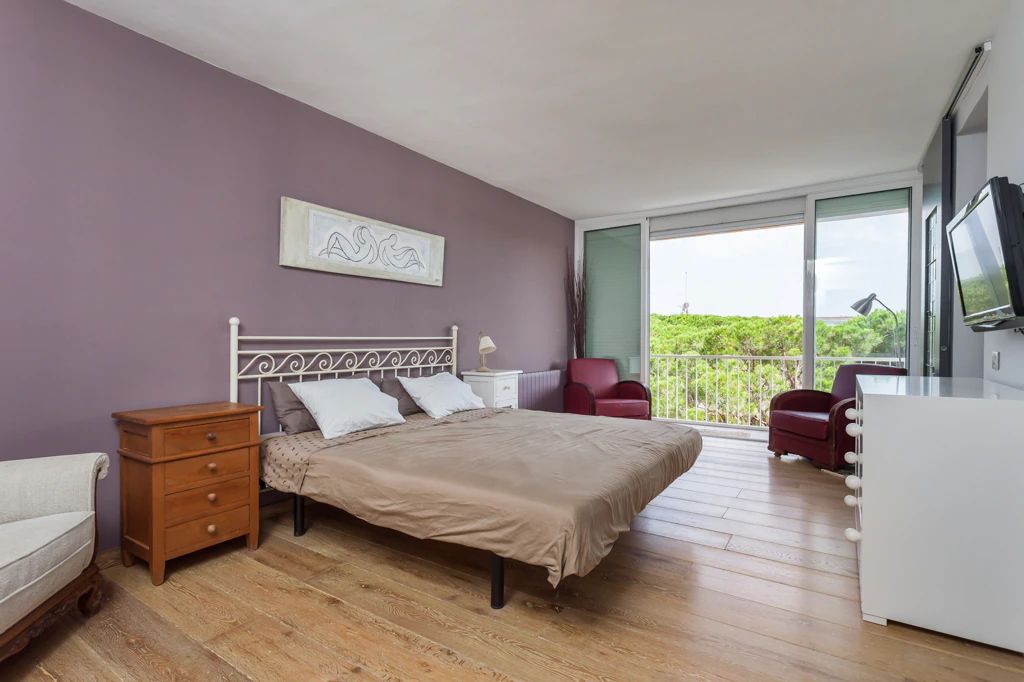 Apartamento amueblado con terraza, piscina y aparcamiento doble en Gavà Mar