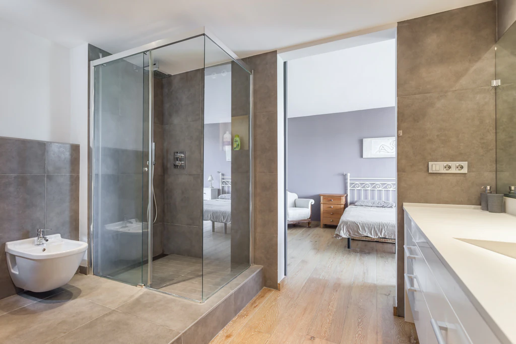 Apartamento amueblado con terraza, piscina y aparcamiento doble en Gavà Mar