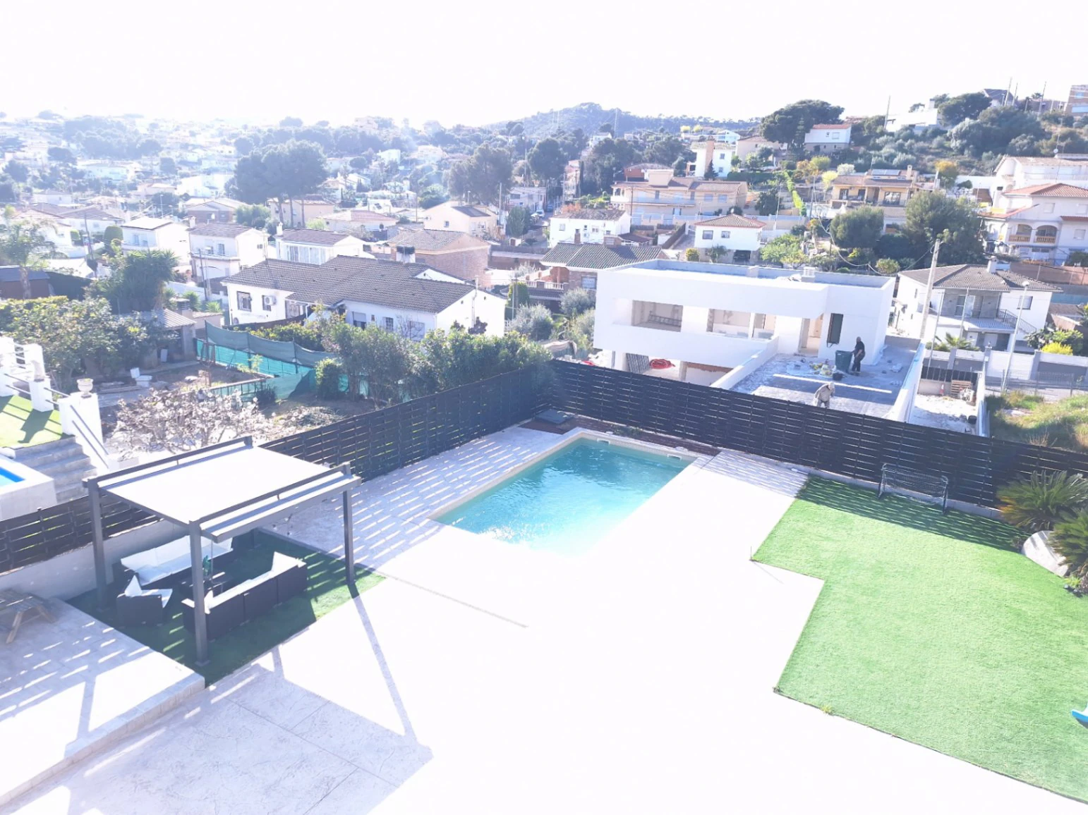 Villa con piscina, vistas panorámicas y paneles solares – 4 dormitorios cerca de la playa en Segur de Calafell