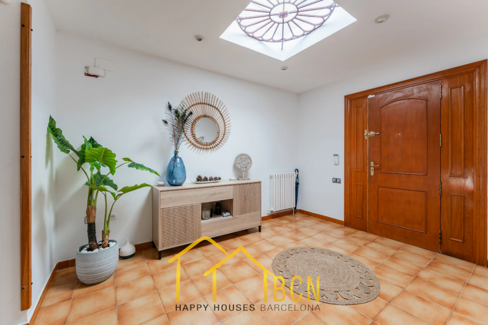 Villa clásica de una sola planta con piscina cerca de la playa