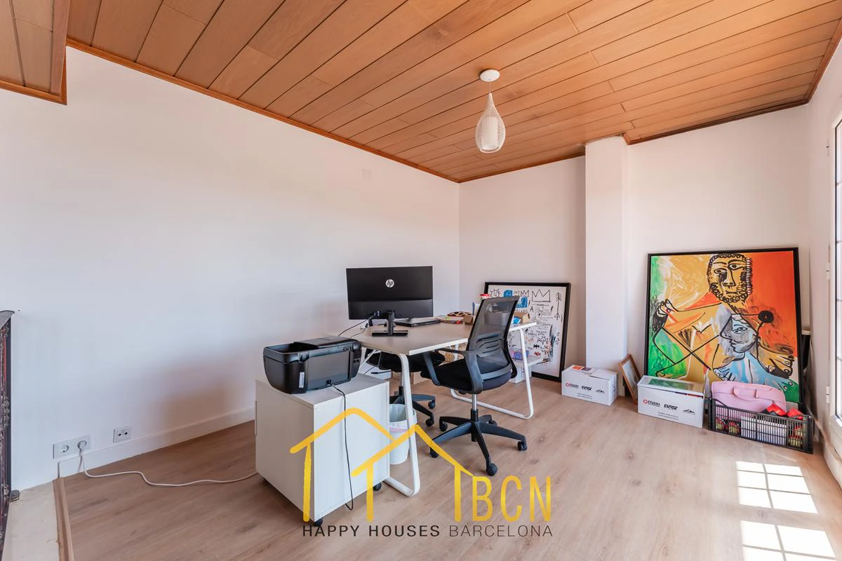 Residencia de lujo en esquina junto a la playa en Gavà Mar | 585 m² | Jardín privado | Garaje doble