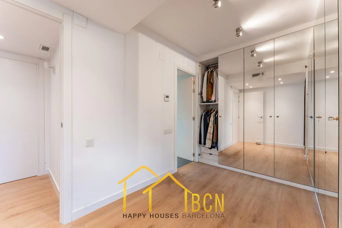 Residencia de lujo en primera línea de playa para alquiler de verano en Gavà Mar