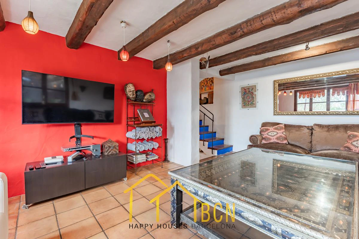 Unique 7-Bedroom Villa with Tourist Licence, Rock Pool & Annexes in Pineda Park, Sant Pere de Ribes