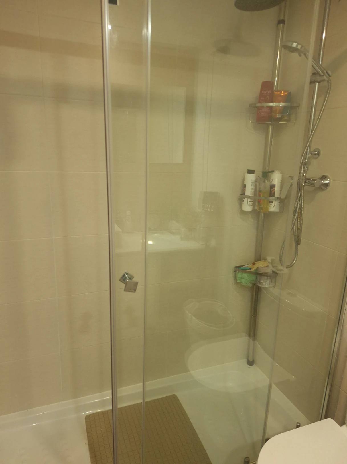 Apartamento en esquina en planta baja con jardín privado de 205 m² y piscina – La Plana, Sitges