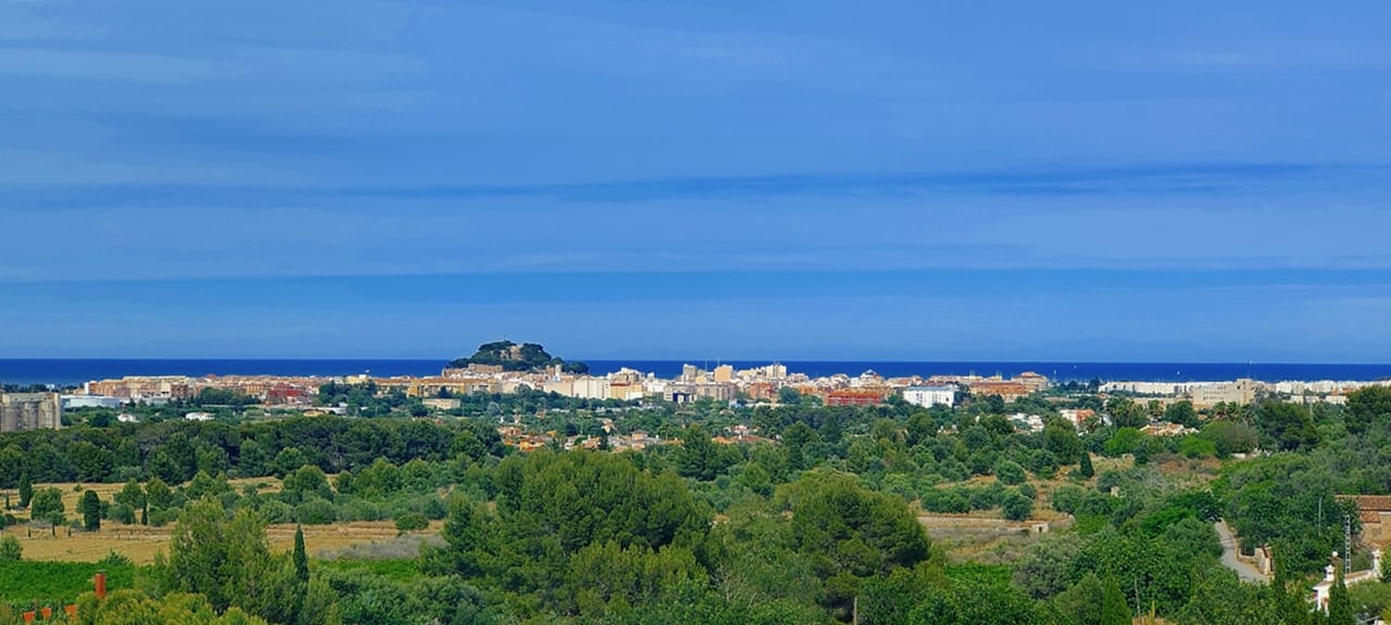 Parcela en Denia con vistas al mar