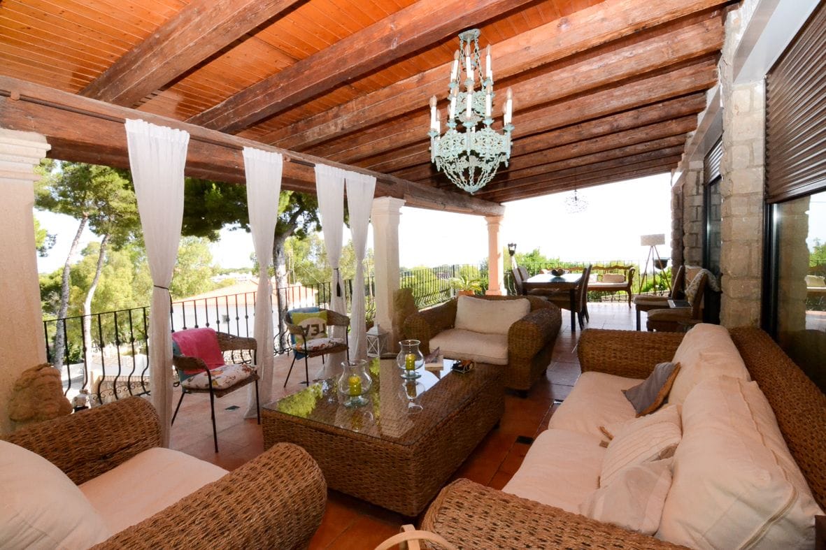 Gran villa señorial en Las Rotas.