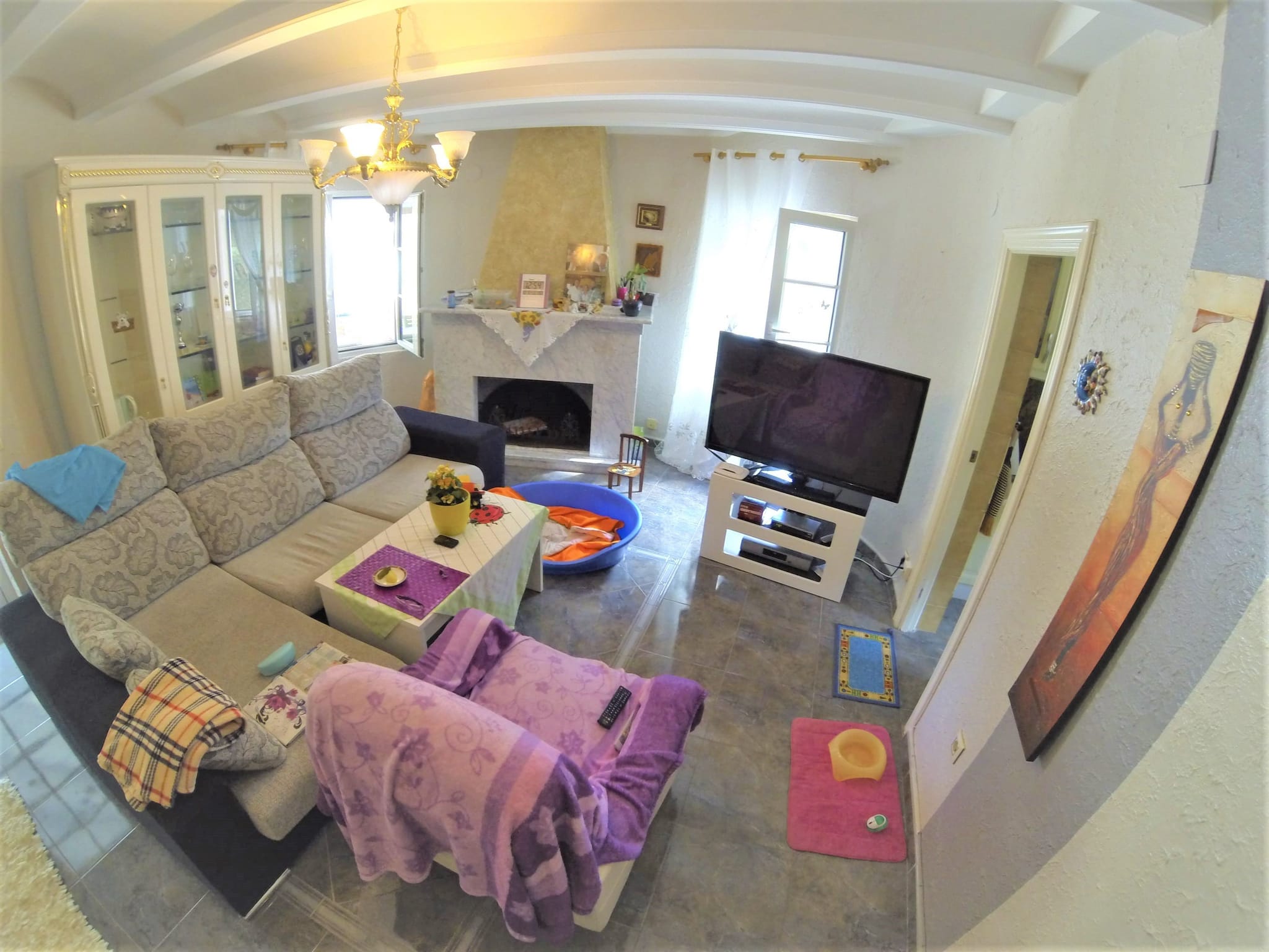 Preciosa y soleada villa en venta a 1200 metros del centro de Denia.