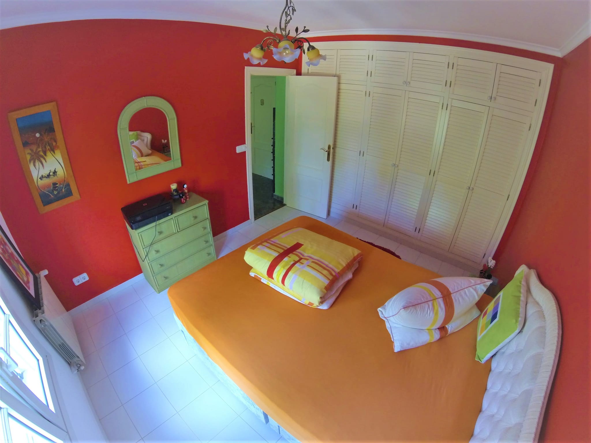 Preciosa y soleada villa en venta a 1200 metros del centro de Denia.