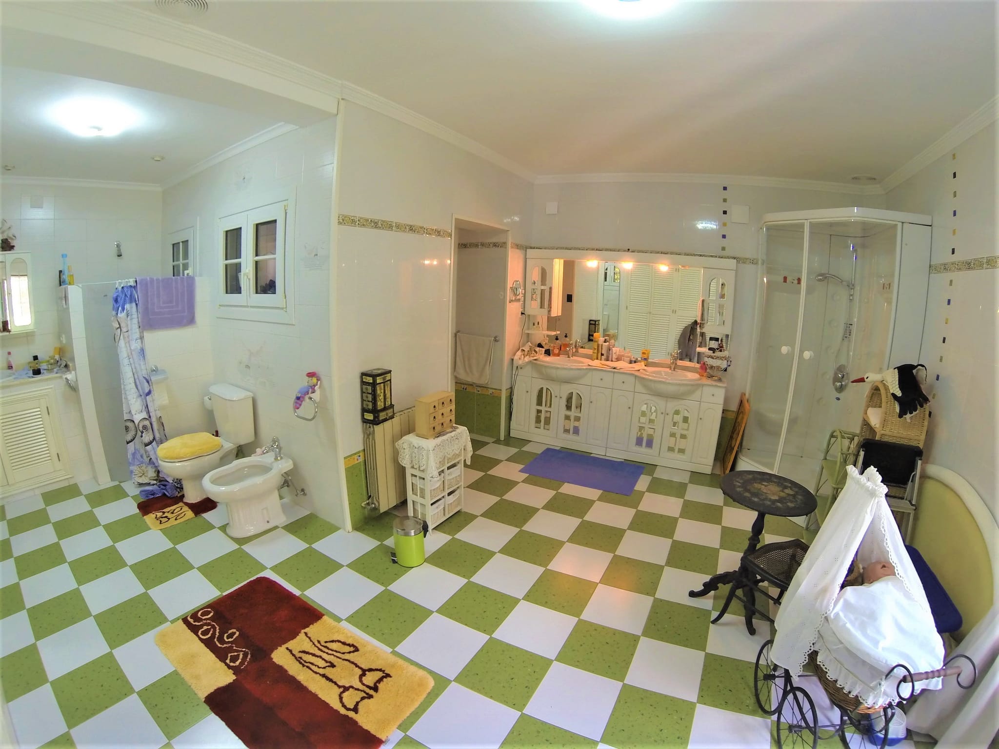 Preciosa y soleada villa en venta a 1200 metros del centro de Denia.