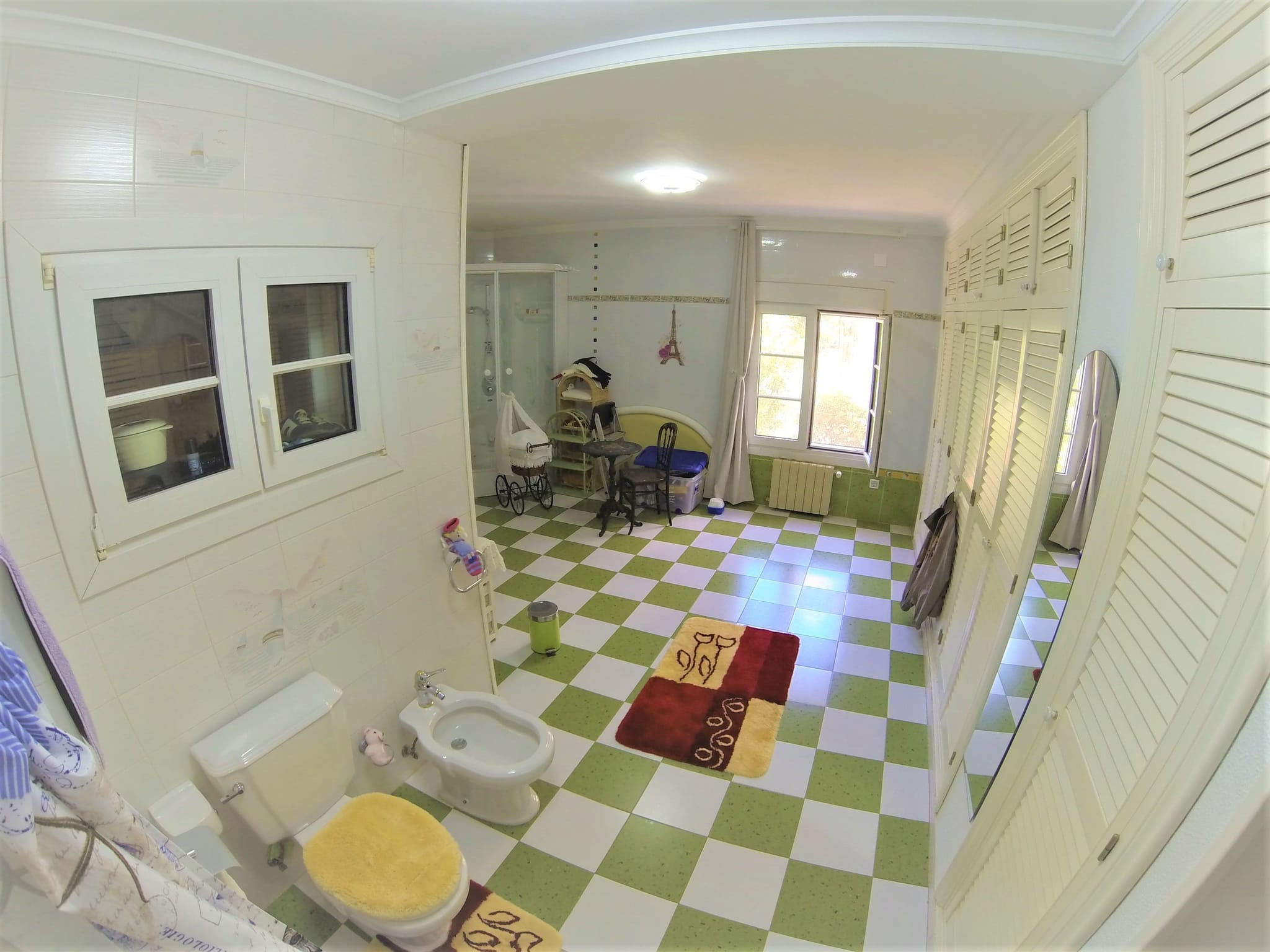 Preciosa y soleada villa en venta a 1200 metros del centro de Denia.
