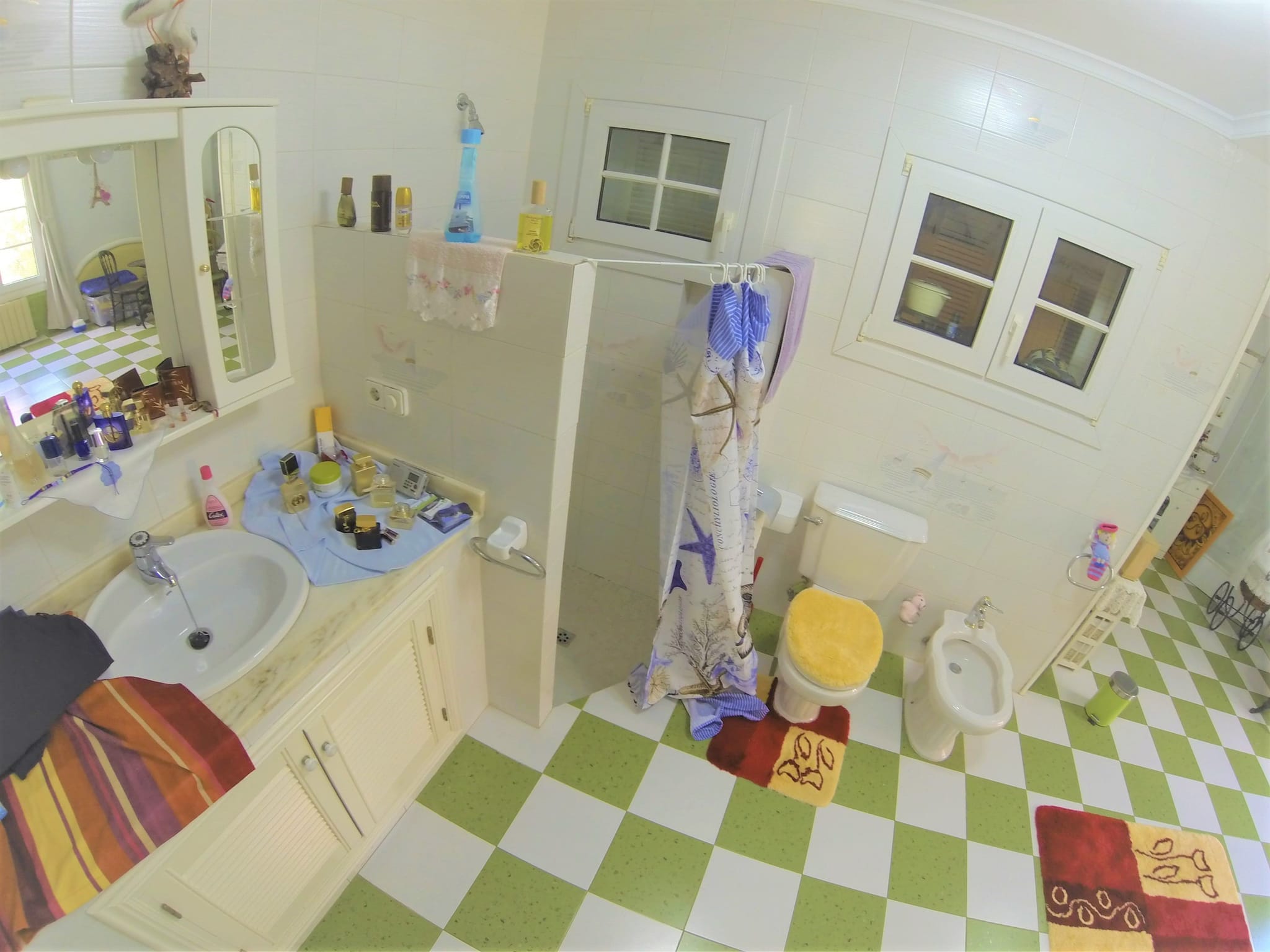 Preciosa y soleada villa en venta a 1200 metros del centro de Denia.