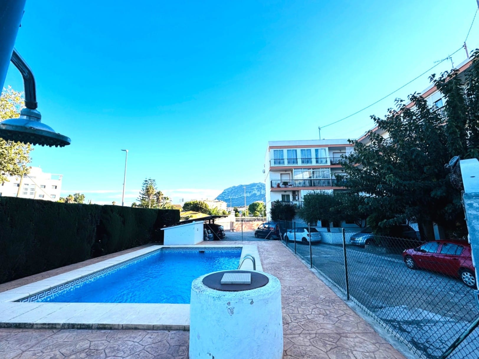 Apartamento planta baja con piscina urbanización la Vela